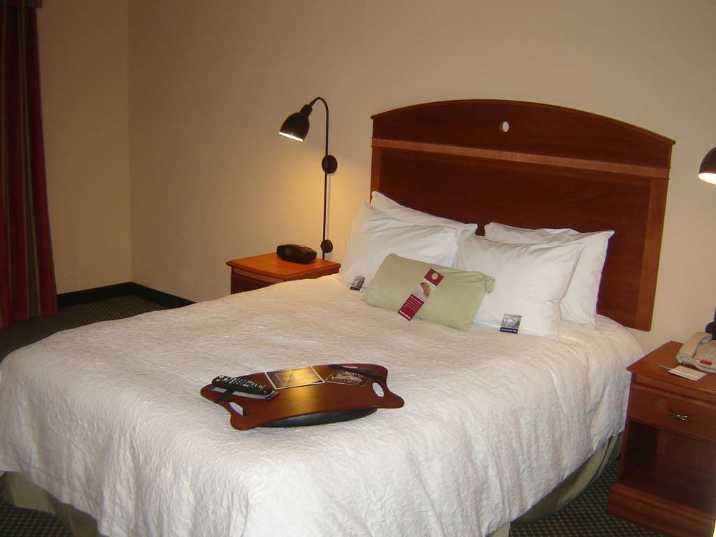 Hampton Inn By Hilton Монтроз Номер фото